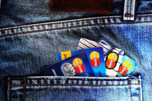 Rodzaje kart płatniczych. Jakie są rodzaje kart płatniczych? Co to jest karta płatnicza?