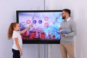 monitor interaktywny 75 cali kiedy wybrac monitor o takiej wielkosci.jpg