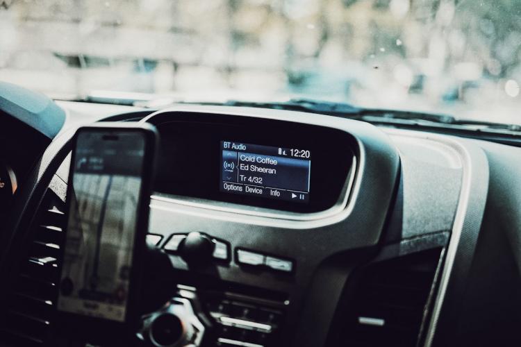 photo 1589818844828 fd85cc76b42ecropentropycstinysrgbfitmaxfmjpgixidMnwxNDA1NTd8MHwxfHNlYXJjaHw4NXx8Z3BzJTIwY2FyfGVufDF8MHx8fDE2Njc1MTUzNzMixlibrb 4.0.3q80w1080